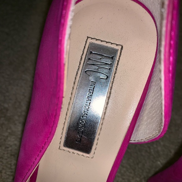 Hot pink heels - Picture 3 of 5